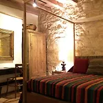 Apokryfo Traditional بيت ضيافة لوفو