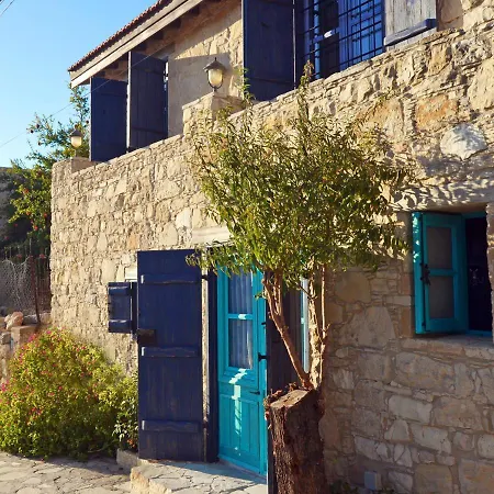 Apokryfo Traditional 4* Lofu