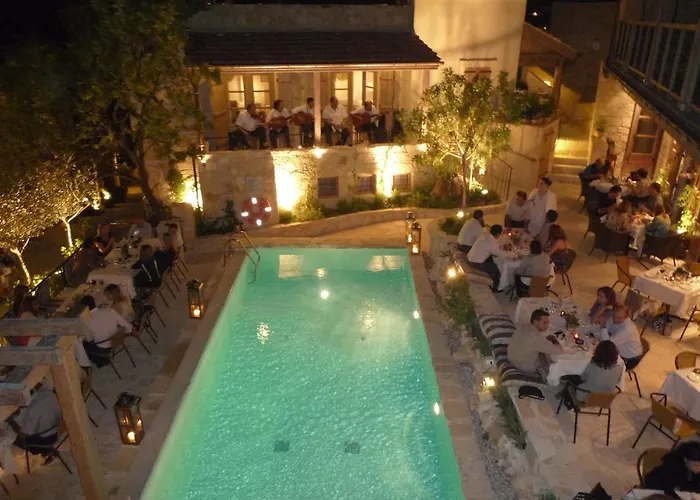 Apokryfo Traditional Pensionat 4*