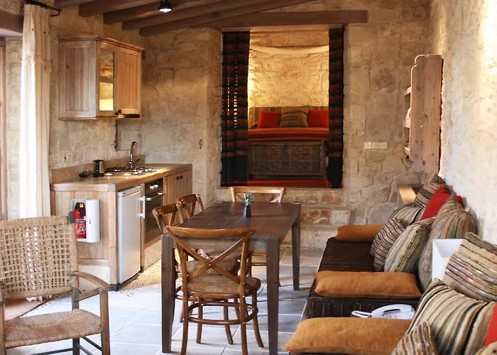 Apokryfo Traditional Pensionat Lofou