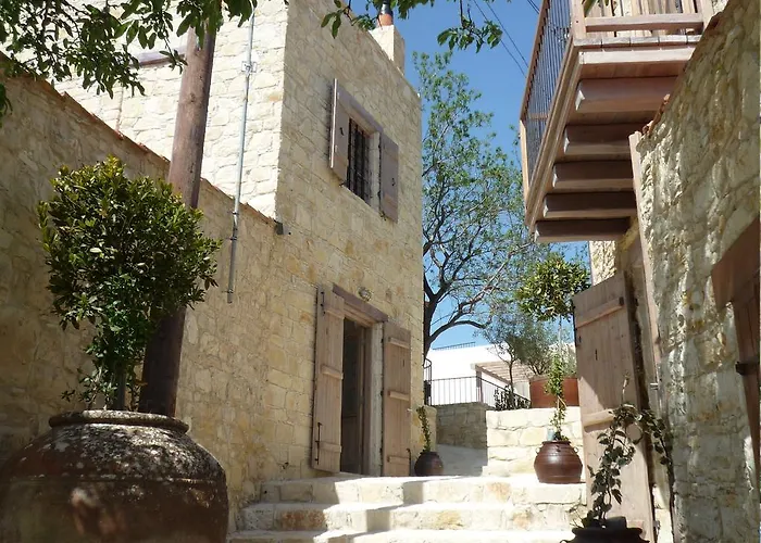 Apokryfo Traditional 4* Lofou