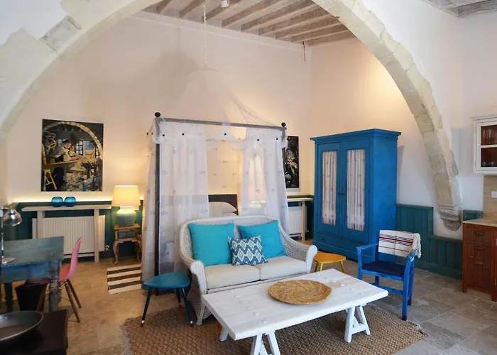 Apokryfo Traditional Lofou