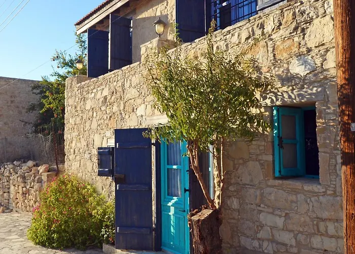 Apokryfo Traditional 4* Lofou